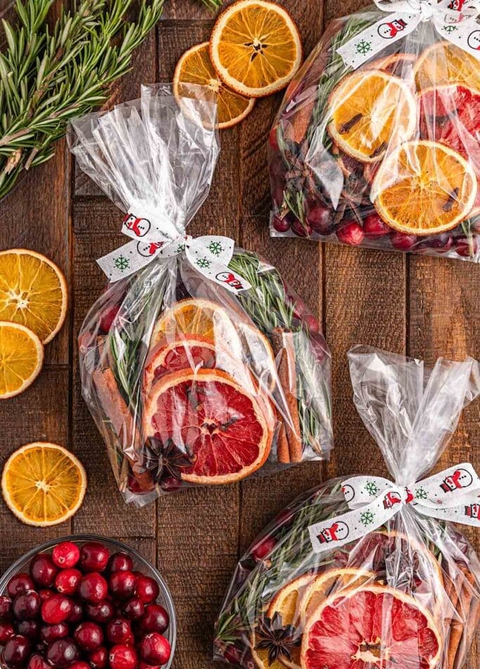 Full Guide to Making Your Own Christmas Simmer Pot