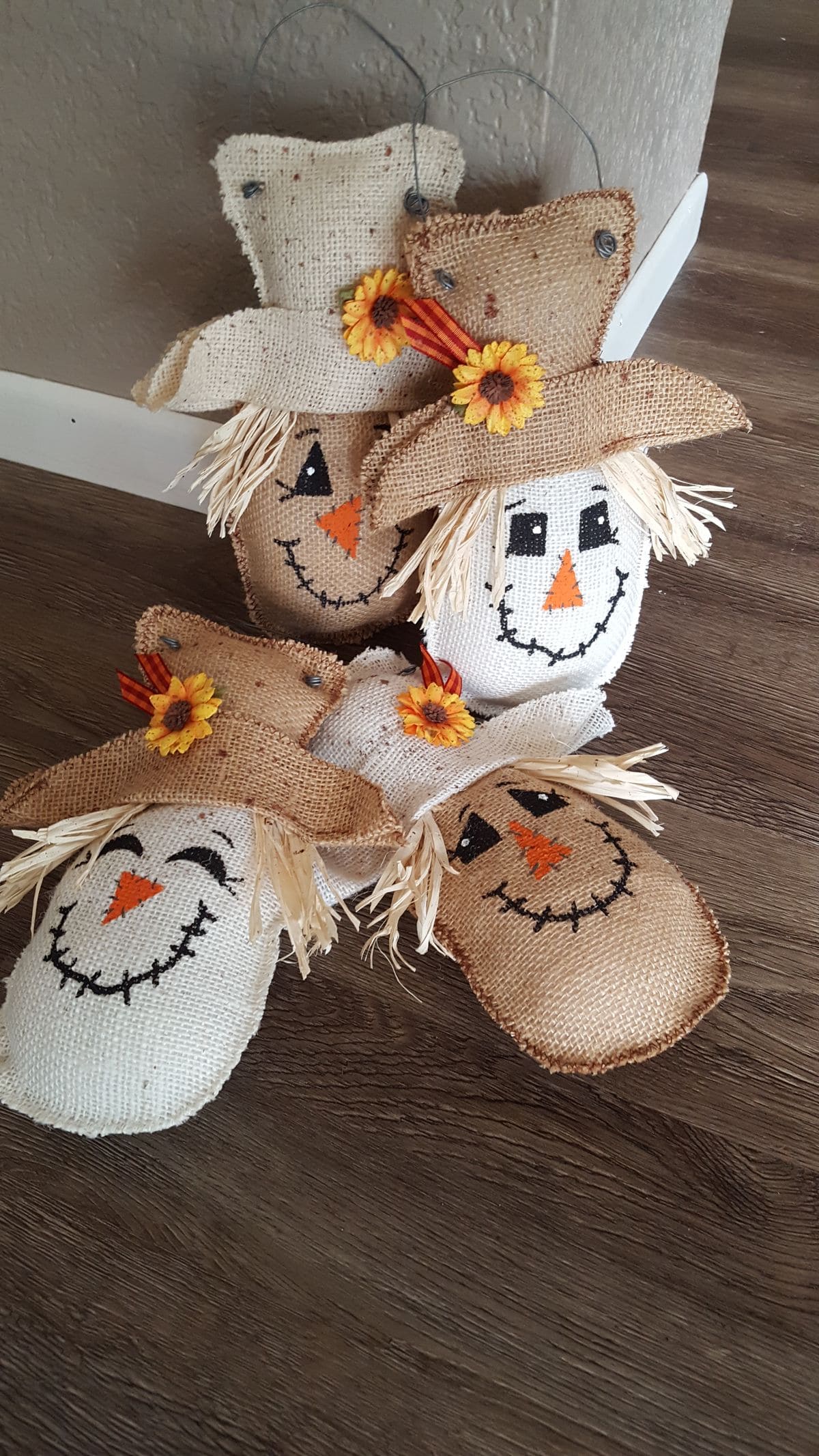 Mini Burlap Scarecrow Ornaments