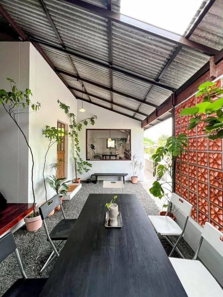 Modern Corrugated Roof Patio