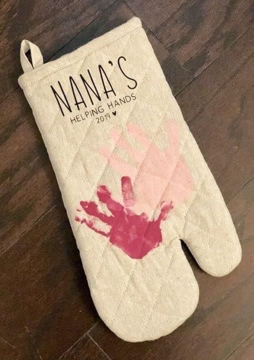 Nanas Helping Hands Oven Mitt