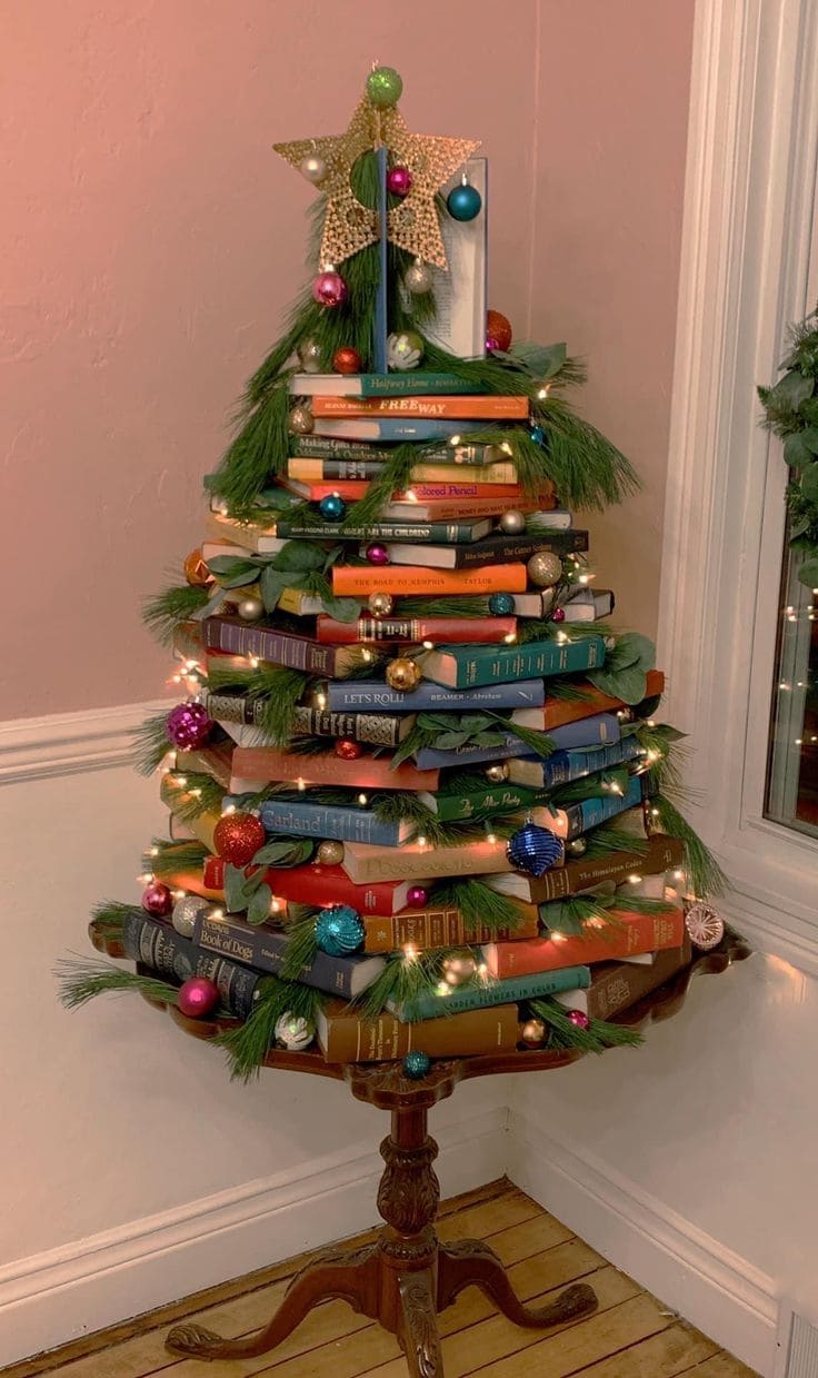 Book Lovers Christmas Tree Display