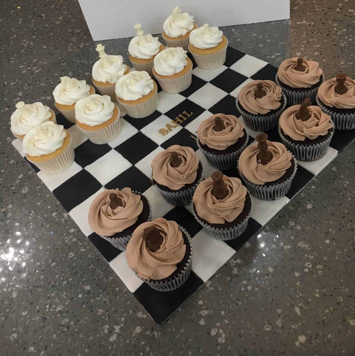 20 Creative DIY Projects Inspired by Chess Boards Chessboard Cupcake Display