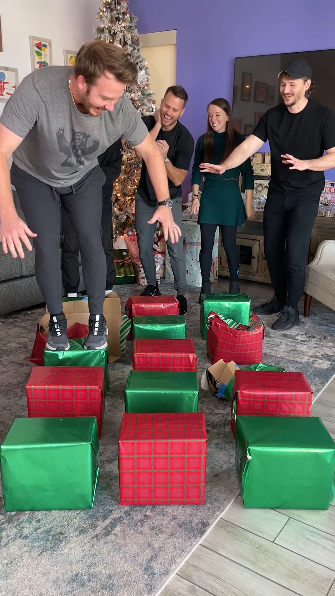 Christmas Gift Box Balance Game