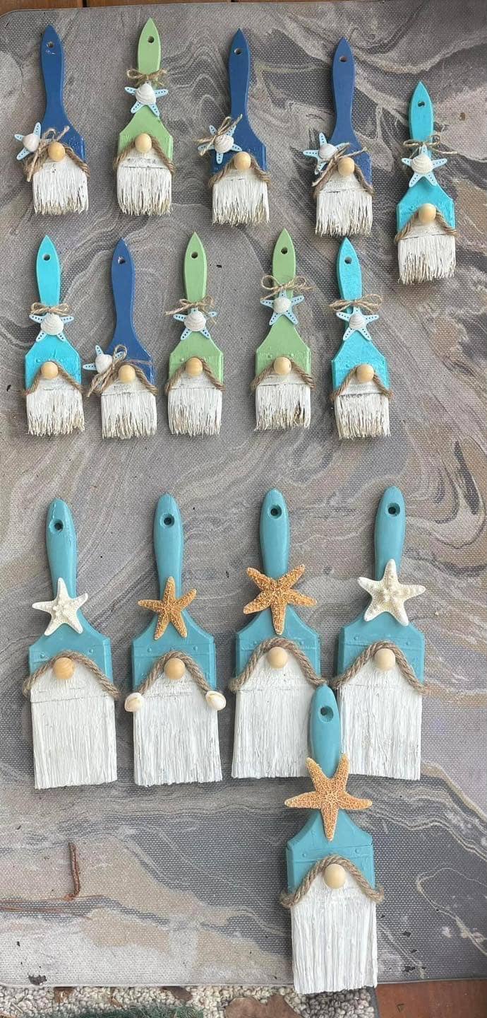 20 Brilliant Ways to Give Paint Brushes a Second Life Coastal Gnome Paintbrush Decor