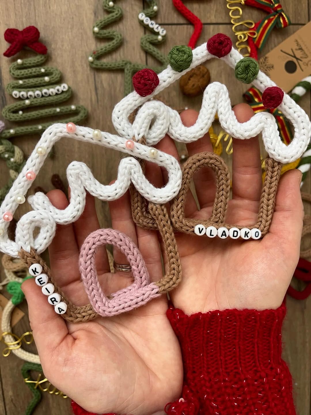 20 Lovely DIY Knitted Wire Craft Ideas You Must Try DIY Knitted Gingerbread House Ornaments