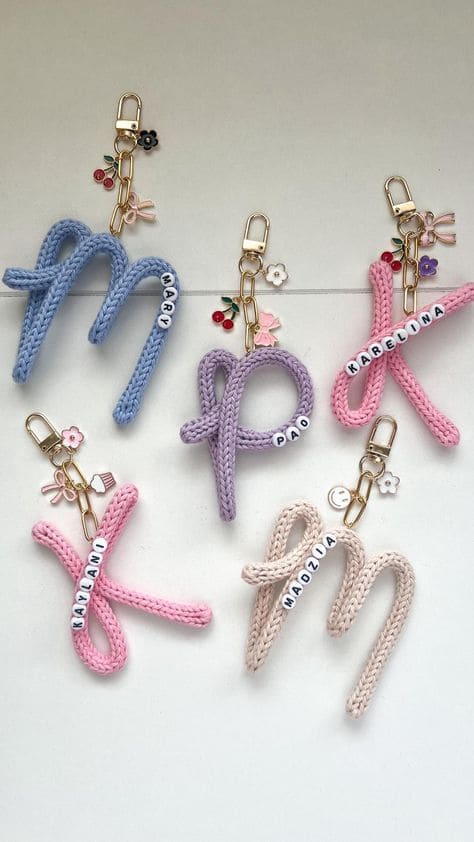 20 Lovely DIY Knitted Wire Craft Ideas You Must Try DIY Personalized Knitted Keychains