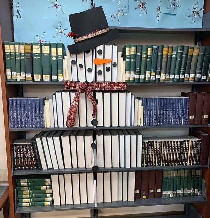 Frosty the Bookcase Snowman