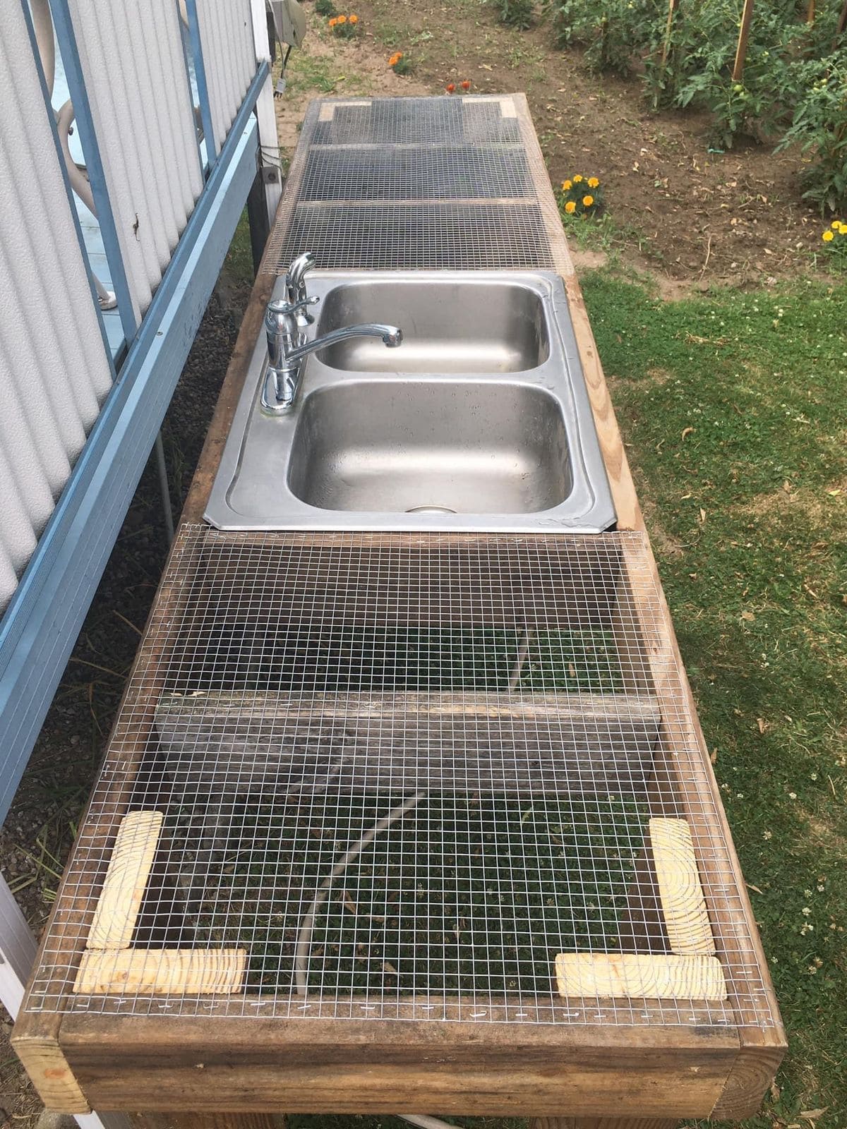 22 Brilliant Hand-Washing Station Ideas for Indoors & Outdoors Garden Workstation Double-Sink Setup