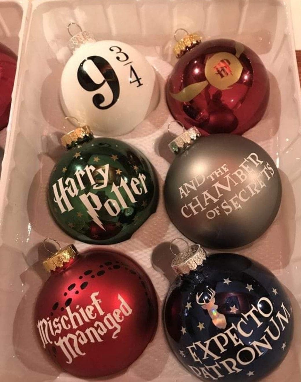20 Magical Harry Potter Christmas Decor Ideas to Enchant Your Home Magical Hogwarts Ornament Set