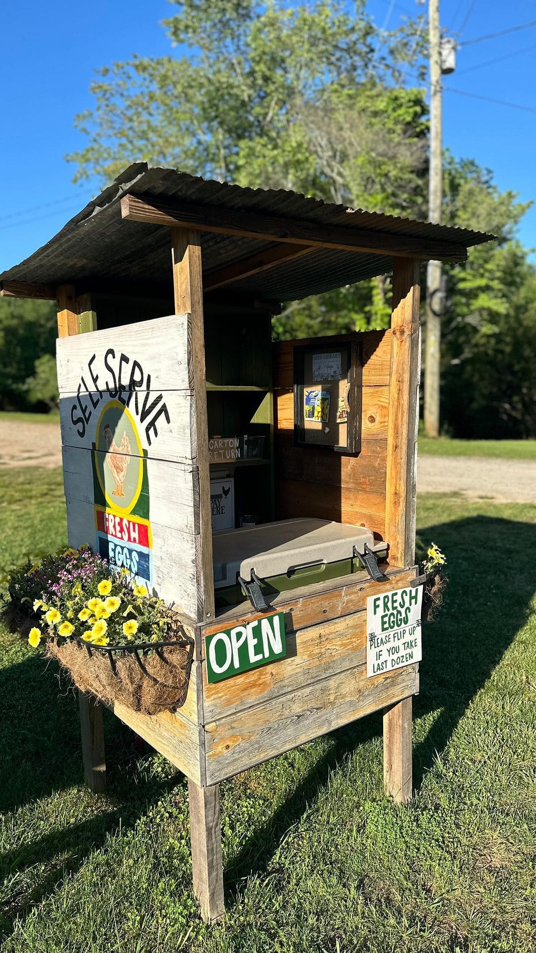 22 Charming DIY Farm Stand Ideas to Inspire Your Homestead Rustic Self-Serve Egg Stand