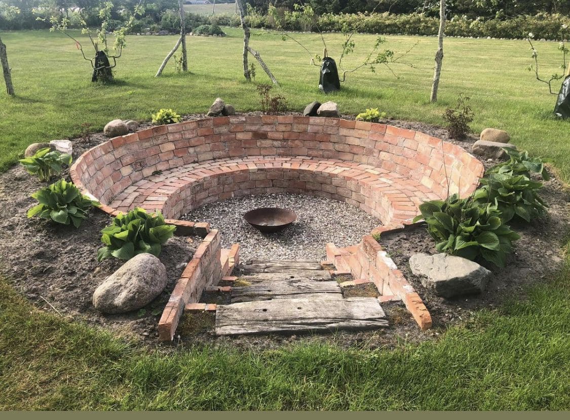 Sunken Brick Fire Pit Lounge