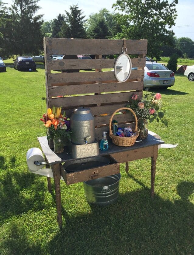 22 Brilliant Hand-Washing Station Ideas for Indoors & Outdoors Vintage Pallet-Back Outdoor Wash Table