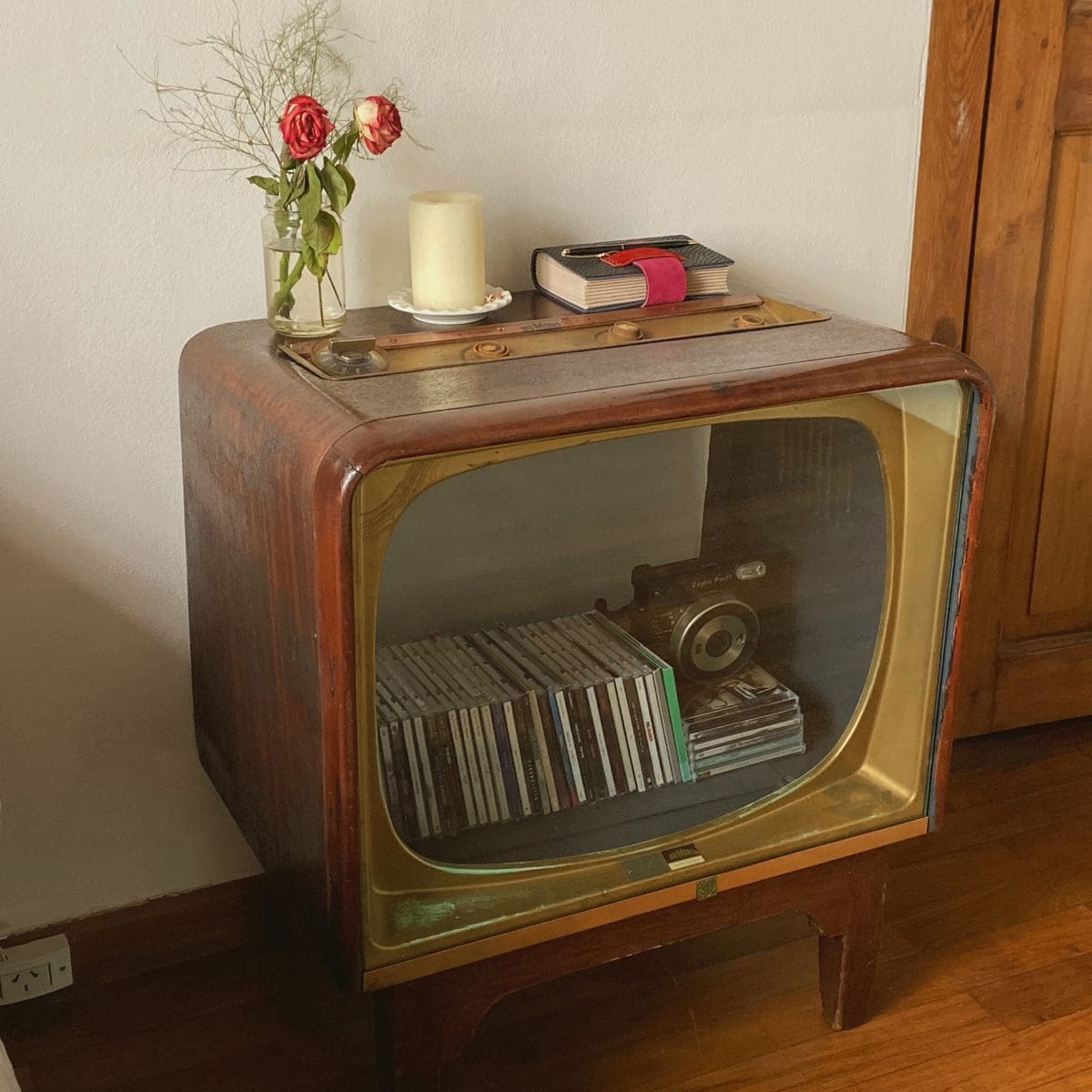 12 Old TV Makeovers to Give Nostalgia a Modern Twist Vintage TV Retro Media Cabinet