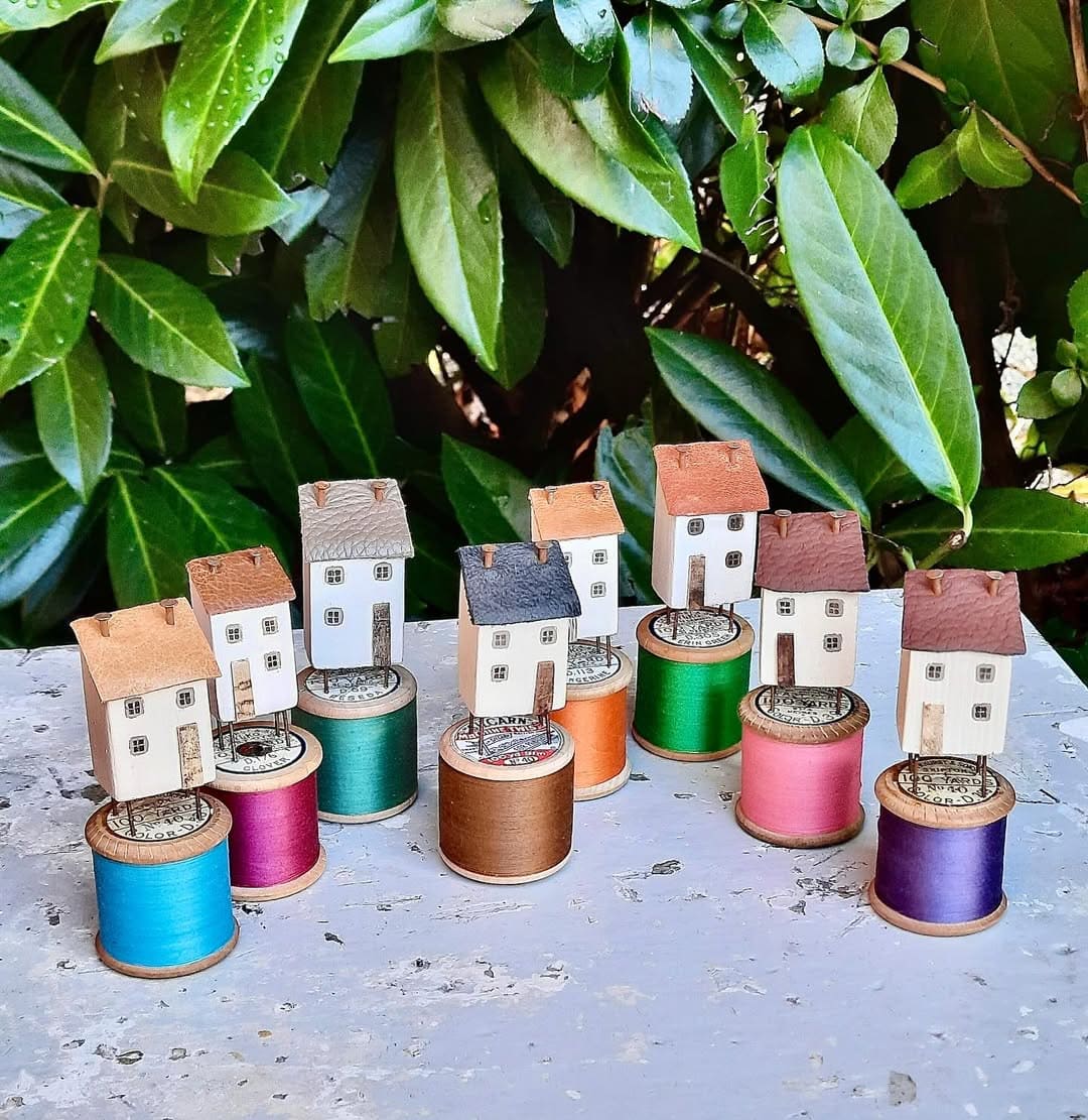 20 Creative Wooden Spool Craft Ideas to Brighten Your Home Miniature Spool Houses