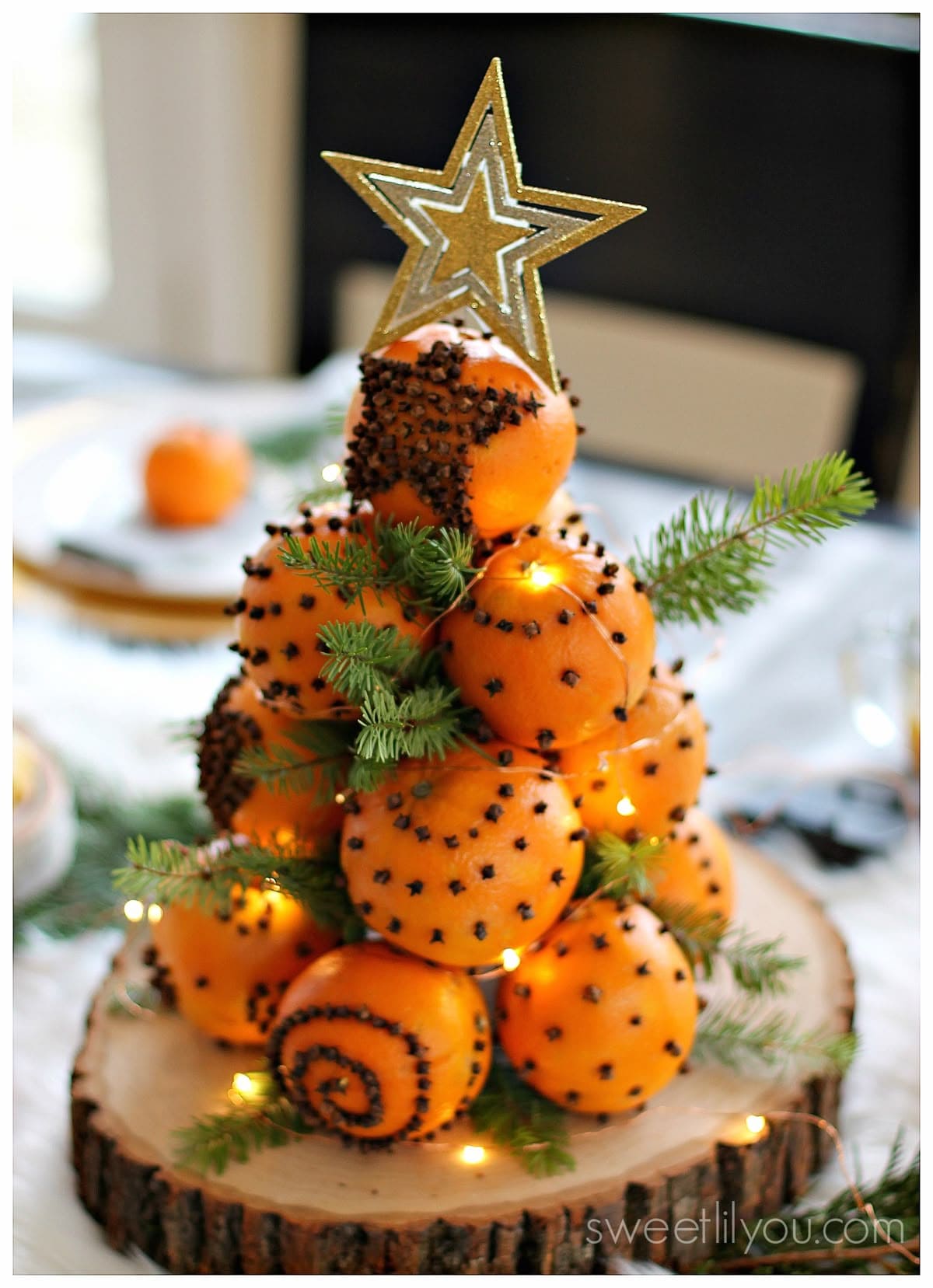 How to Make Traditional Christmas Orange Pomanders