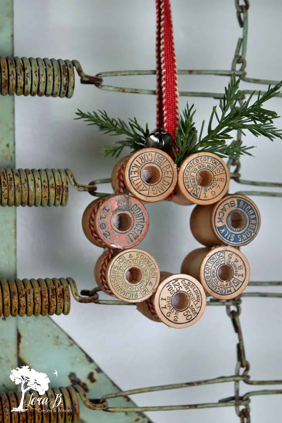 20 Creative Wooden Spool Craft Ideas to Brighten Your Home Vintage Spool Wreath Ornament