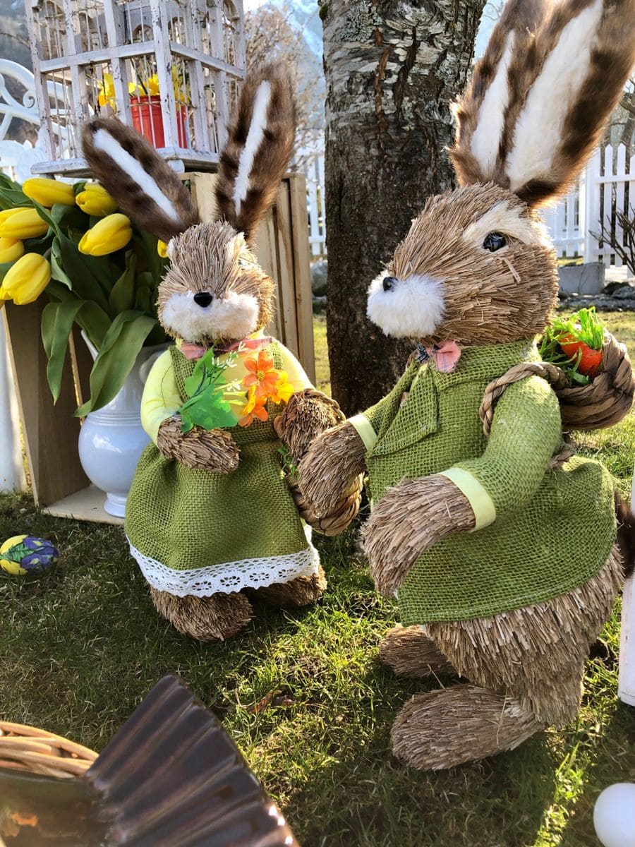 20 Easter Yard Decor Ideas to Create a Memorable Celebration Straw Bunny Garden Pair Display