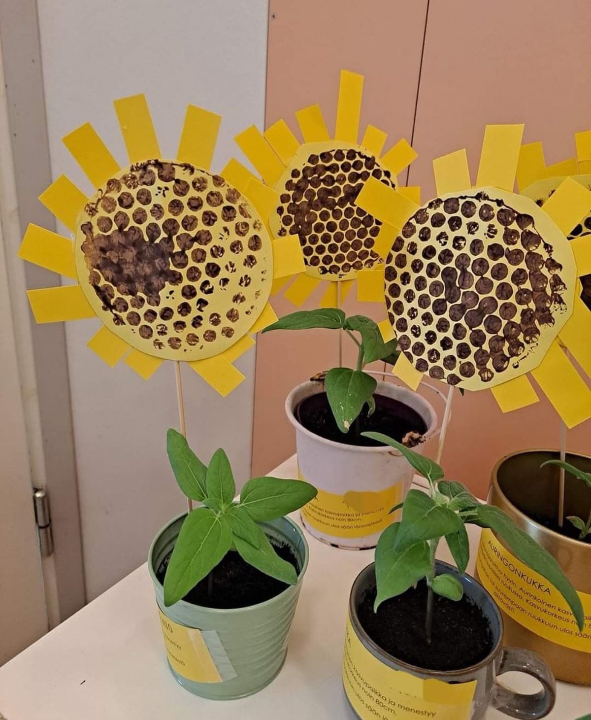 20 Simple DIY Printing Projects Made With Things You Already Have Sunflower Seed Dot Art